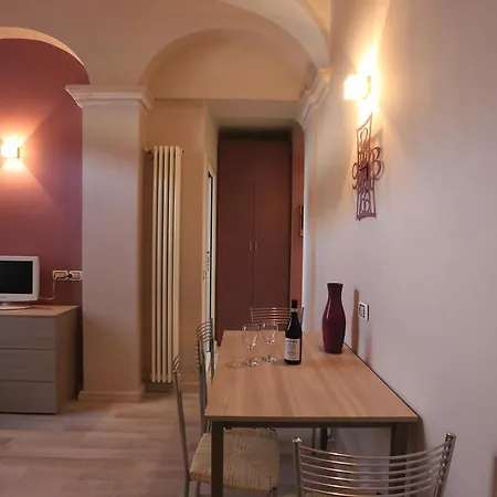 Petit Vanessa Apartament Alba (Piedmont)
